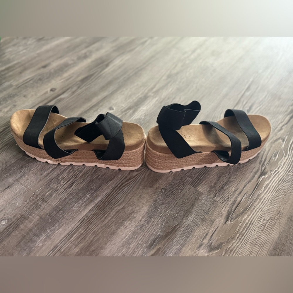 Esprit Black and Tan Sandals